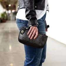 MINI CROSSBODY WRISTLET