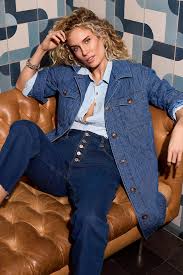 Brooke Hugging Straight Jeans